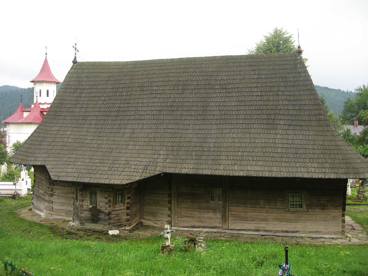Articol: Biserica de lemn a lui Dragos Voda